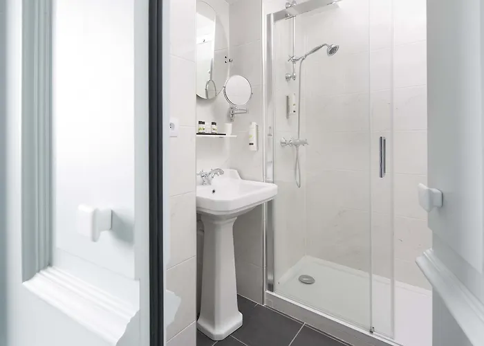 Celeste Batignolles Montmartre 4* París