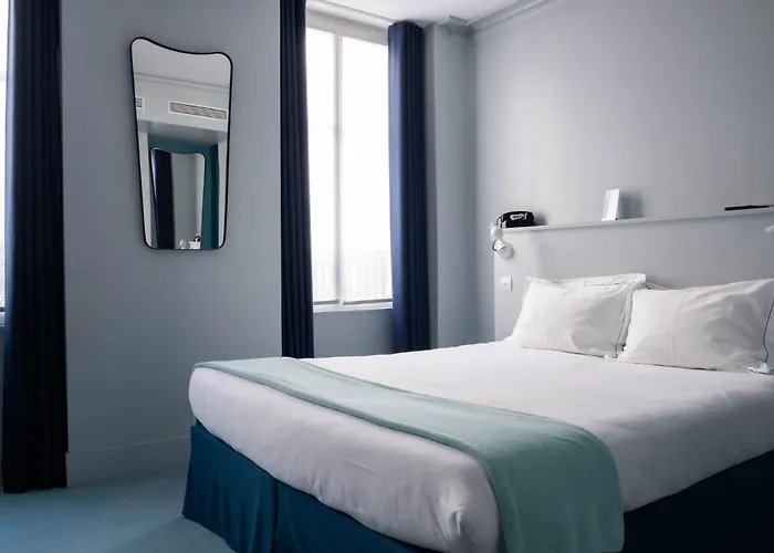 Hotel Celeste Batignolles Montmartre 4*