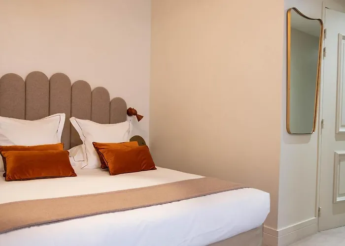 Hotel Celeste Batignolles Montmartre