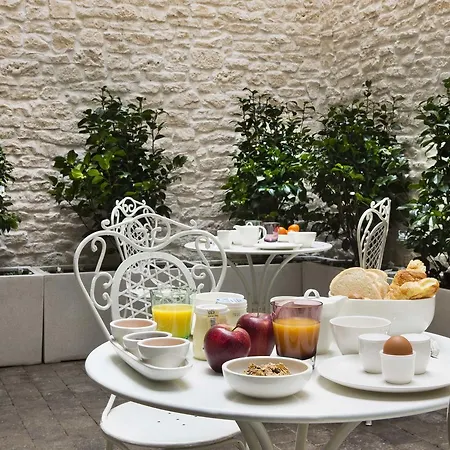 Céleste Batignolles Montmartre Hotel