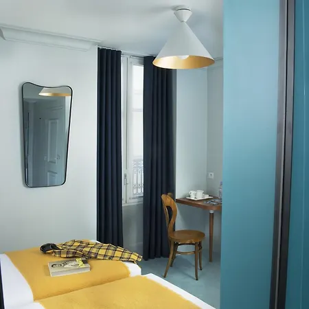 Celeste Batignolles Montmartre 4*