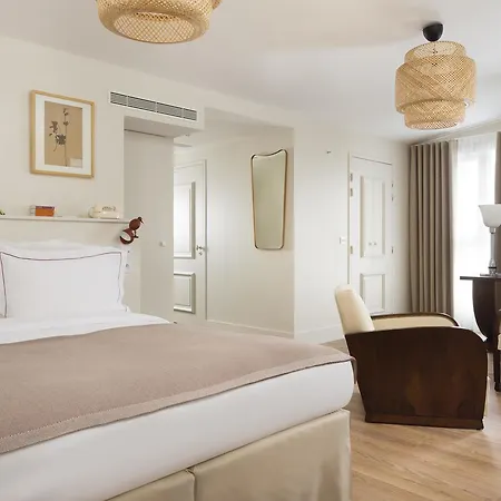 Celeste Batignolles Montmartre Отель Париж