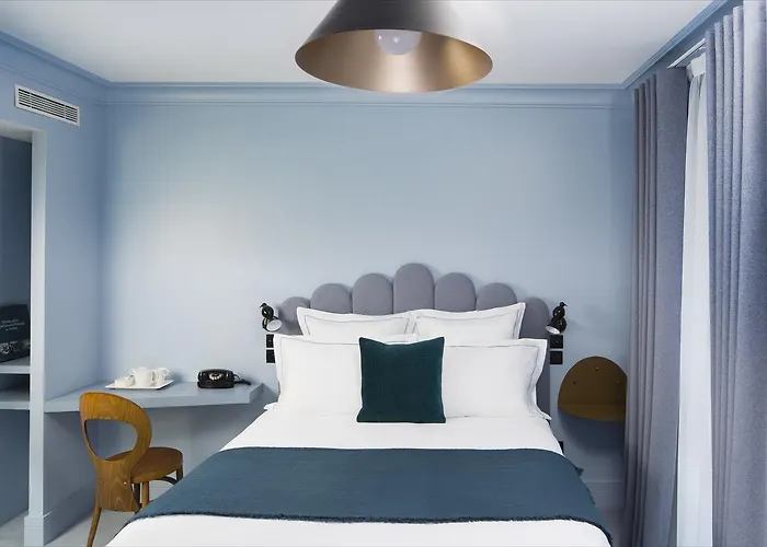 Celeste Batignolles Montmartre Отель 4*