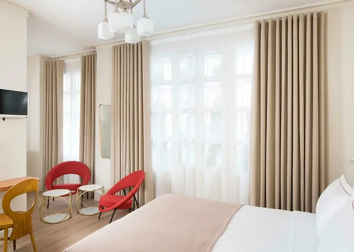 Отель Celeste Batignolles Montmartre Париж