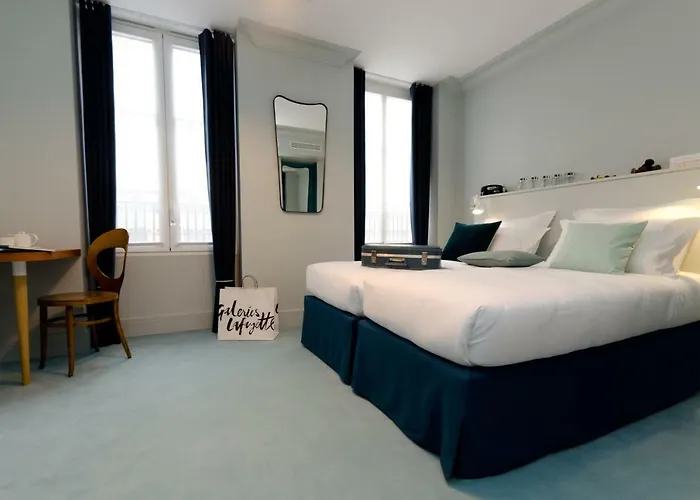 Отель Celeste Batignolles Montmartre Париж