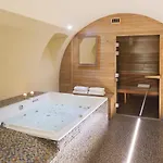 Celeste Batignolles Montmartre 4* París