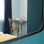 Celeste Batignolles Montmartre París