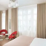 Hotel Celeste Batignolles Montmartre París