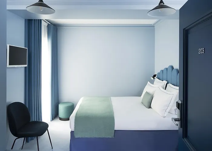 Celeste Batignolles Montmartre 4* 파리
