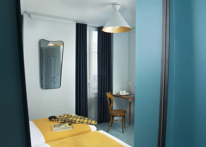 Celeste Batignolles Montmartre 4*